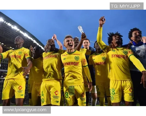 卡昂与昂热的激烈对决揭示法甲新赛季的竞争格局与球队实力分析